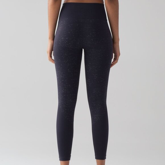 Lululemon Free To Flow 7/8 Tight Midnight Navy/White Size 2 - Picture 2 of 6